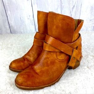 Ugg Elora Leather Chestnut Ankle Boots 6